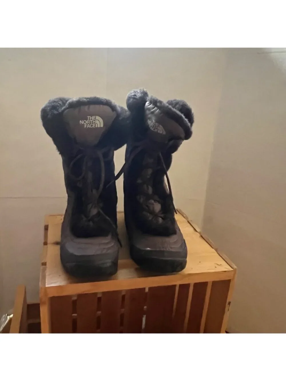 The North Face Size 8 Brown  Faux Fur Lined Quilted Goose Down Winter Boot